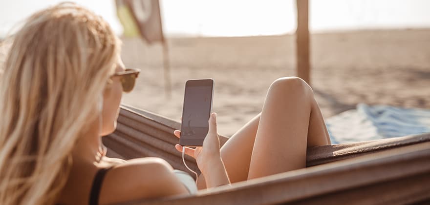 5 MUST HAVE TRAVEL APPS TO HELP YOU UNWIND
