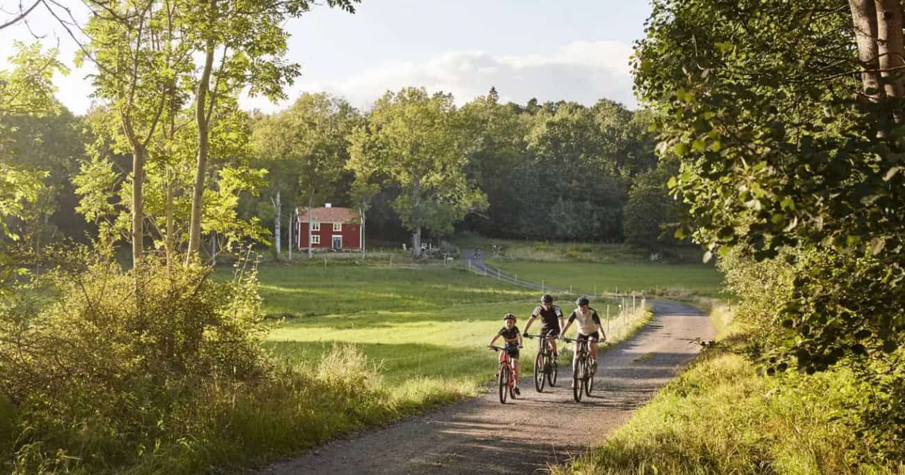 MUM + ME: A SWEDISH SUMMER ADVENTURE