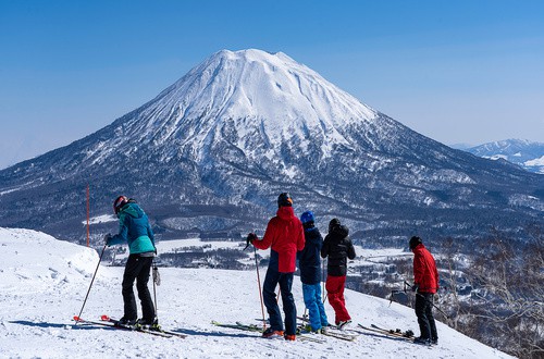 <em>Skiing in Niseko, Japan</em>
