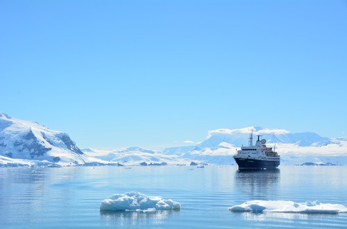 <em>Luxury Antarctica cruises</em>