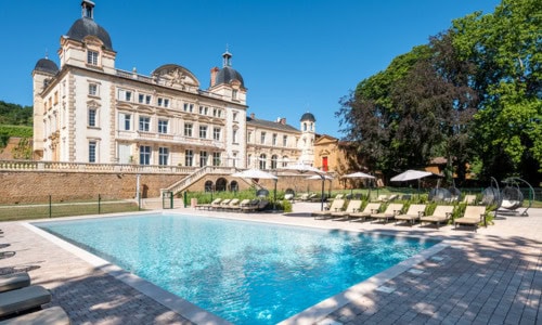 What's it like to stay at the Contiki Chateau?