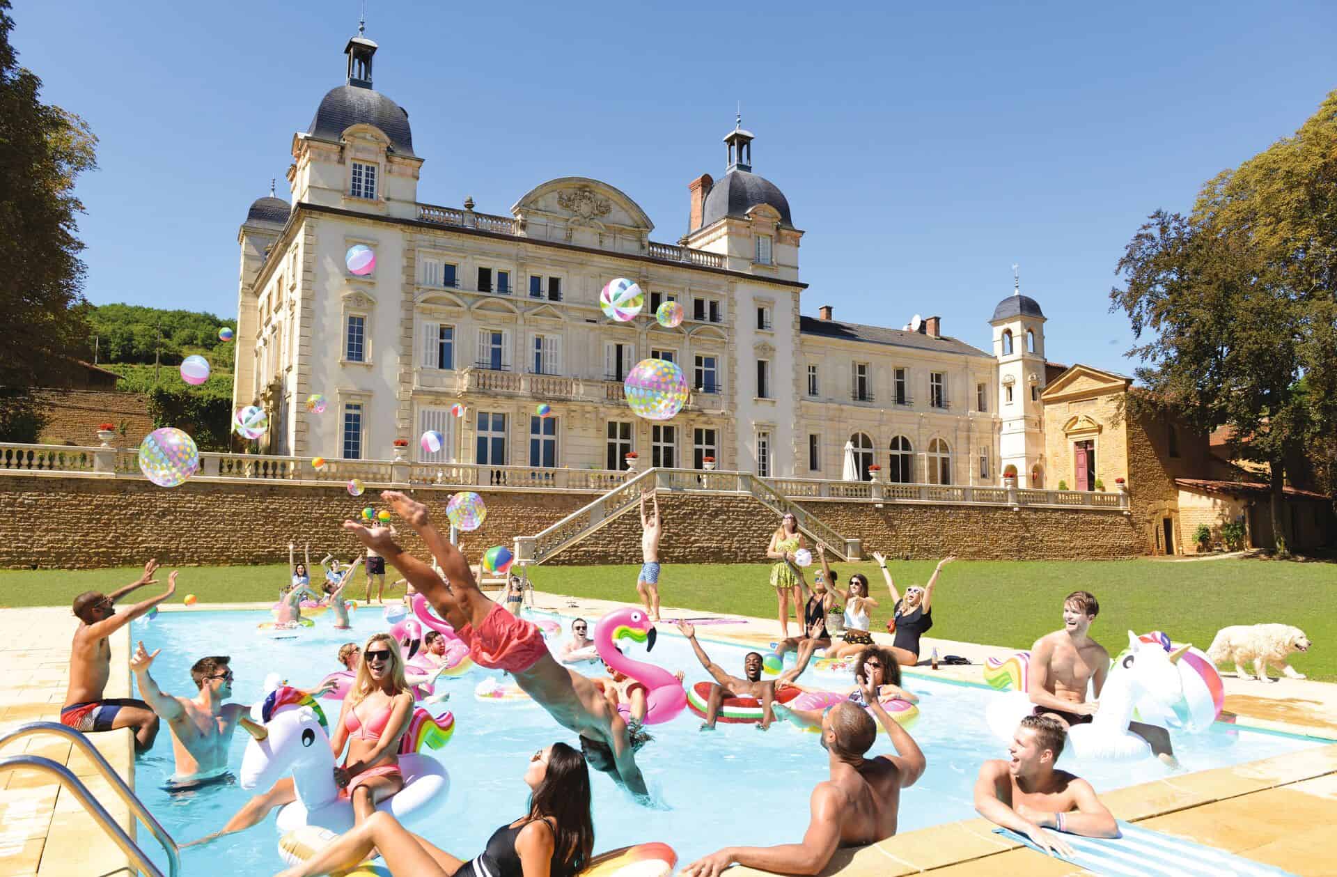 What's it like to stay at the Contiki Chateau?