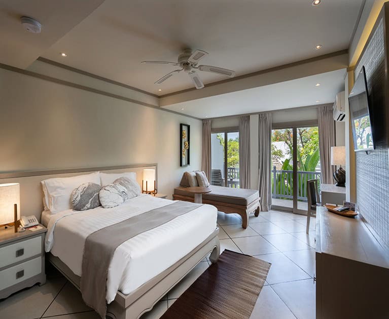 Rocky Beach Resort Package Includes: